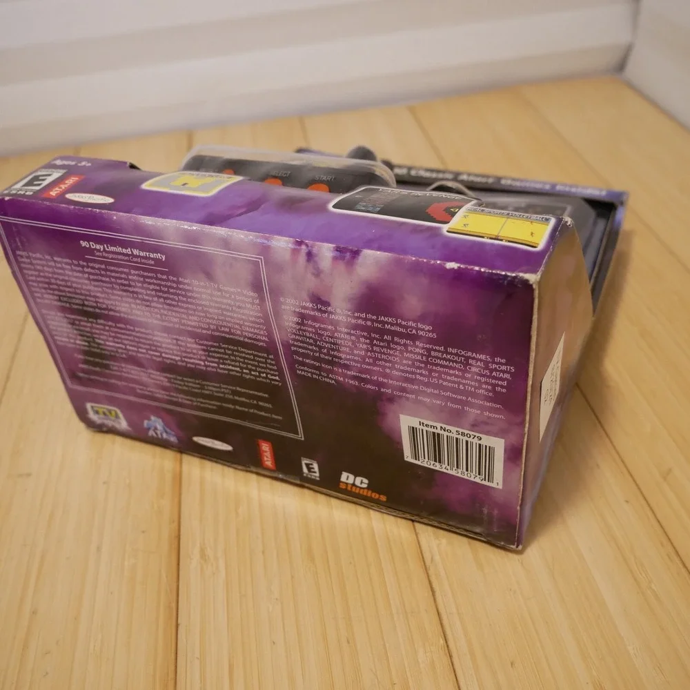 Atari 10-in-1 Plug‎ & Play TV Games (Jakks Pacific TV game systems, 2002) - 02